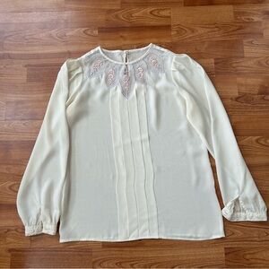 3/$20 Vintage Cream embroidered blouse